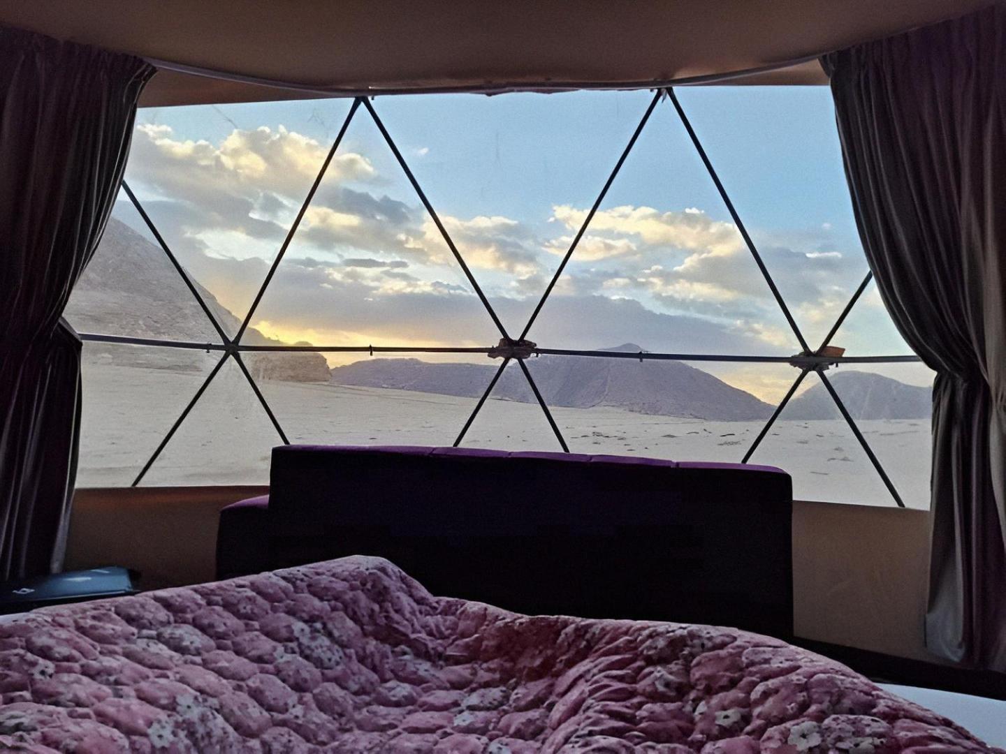 Готель Wadi Rum Caeser Camp Екстер'єр фото