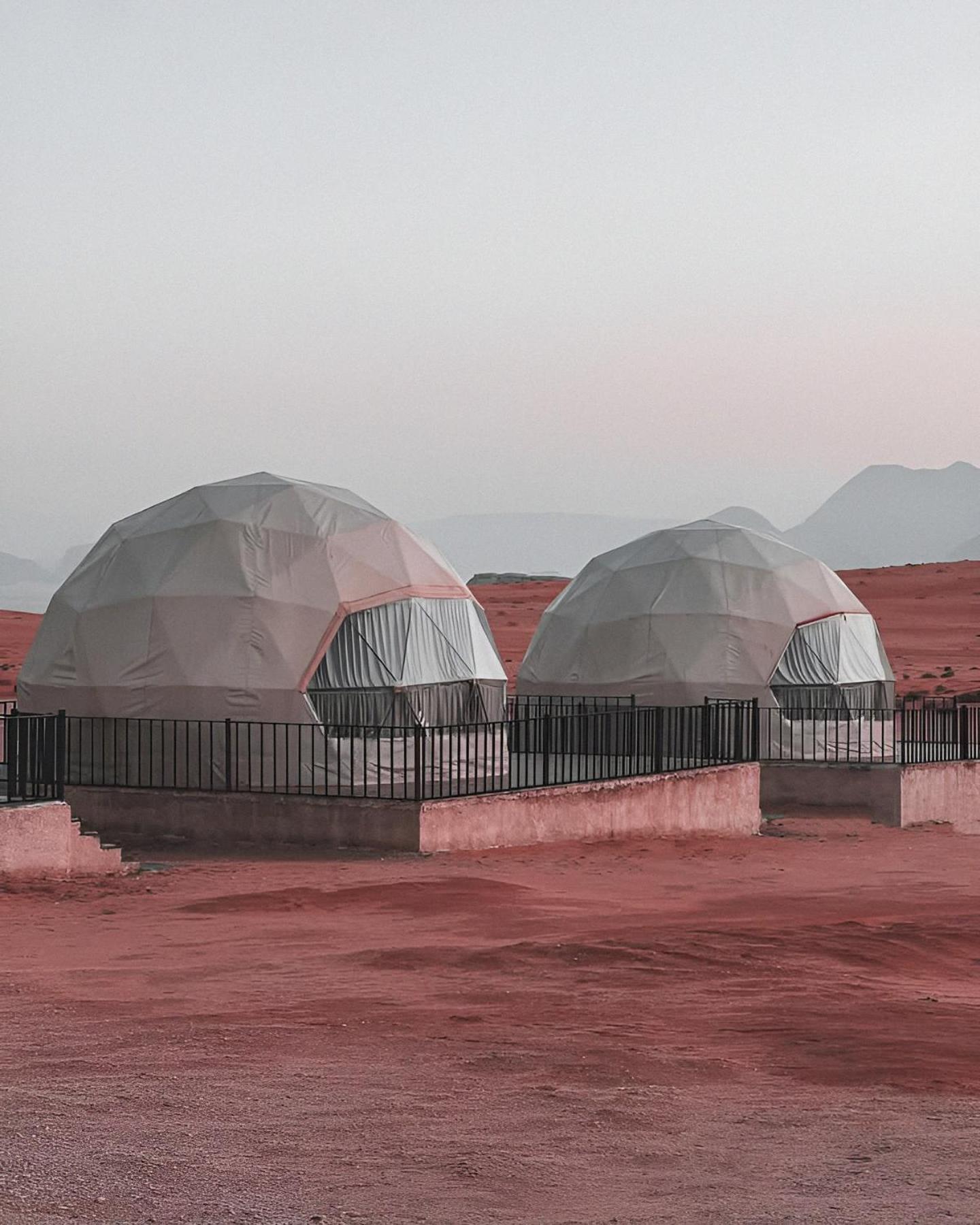 Готель Wadi Rum Caeser Camp Екстер'єр фото
