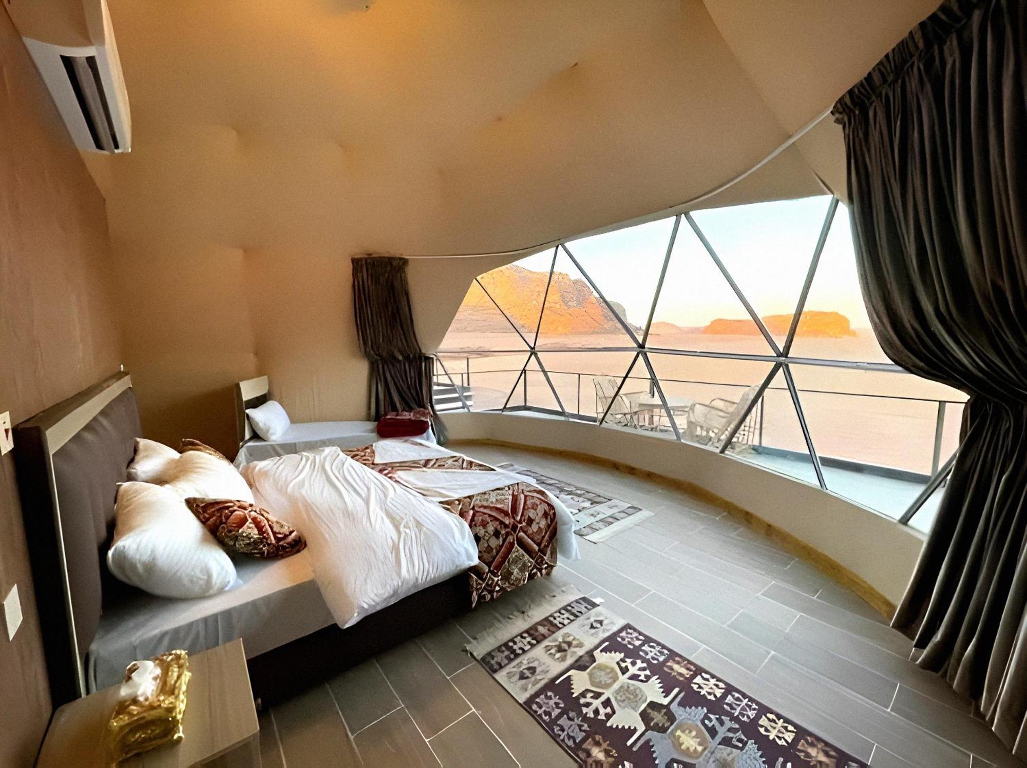 Готель Wadi Rum Caeser Camp Екстер'єр фото